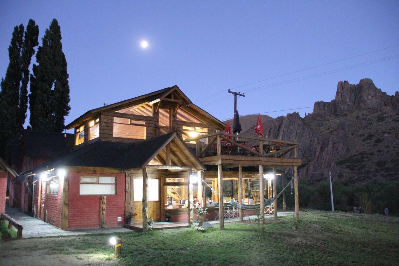 Montana Negra Hotel Alumine Exterior photo