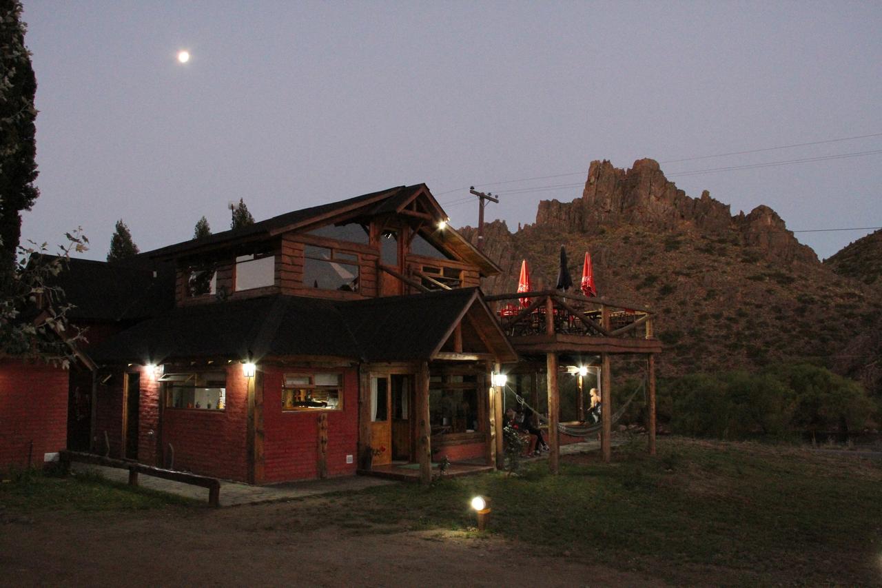 Montana Negra Hotel Alumine Exterior photo
